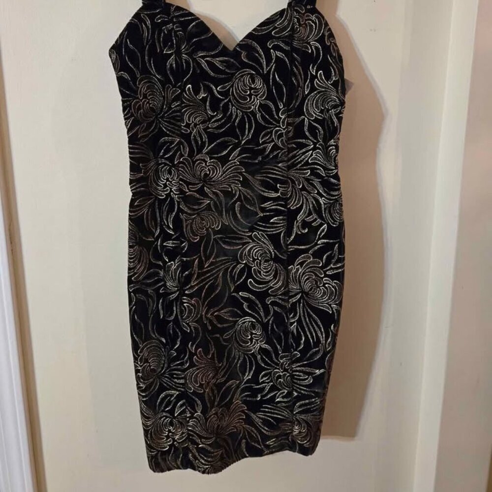 🆕NWT Vintage Rampage Products Black Velvet Dress with Gold Floral Print Size 11